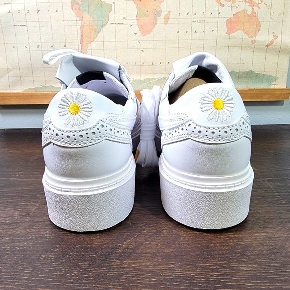 BRAND NEW Nike Kwondo 1 G-Dragon Peaceminusone Triple White Men's Size 11.0 - Picture 7 of 9